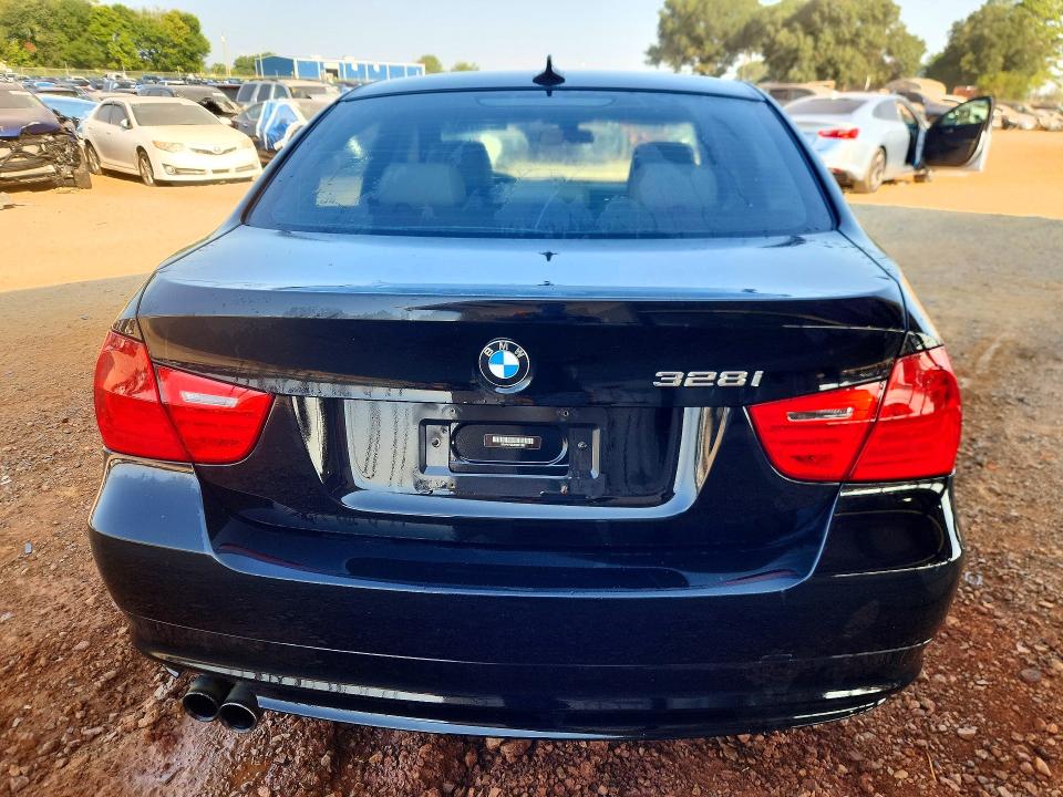 Photo 6 from auction – 2011 BMW 328 with VIN WBAPH7C52BE851355