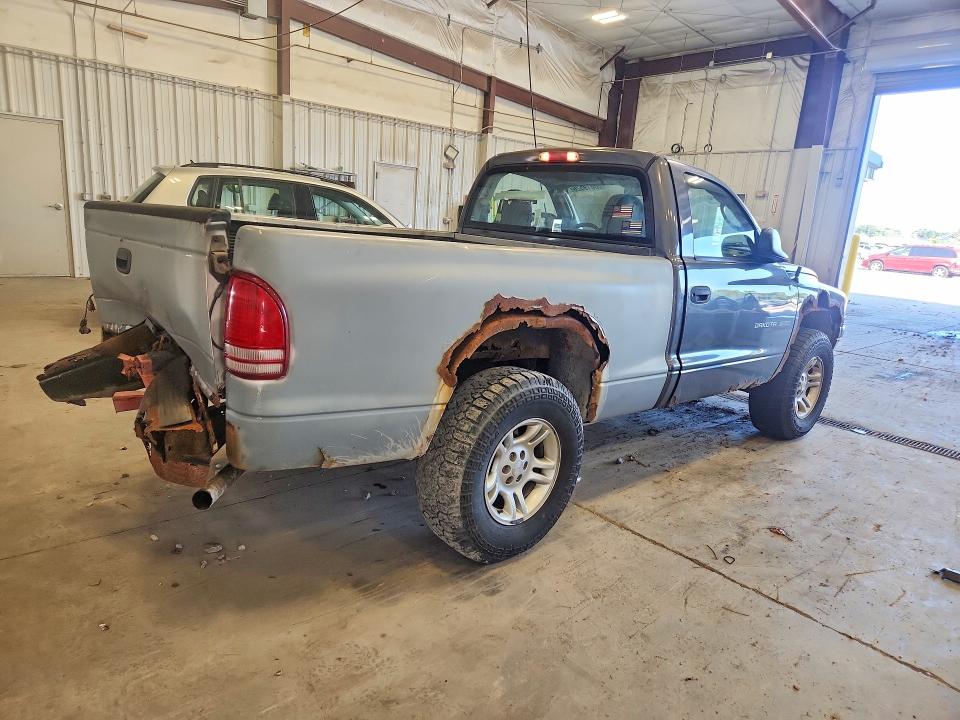 Photo 3 from auction – 2002 DODGE DAKOTA with VIN 1B7GG36X32S585390