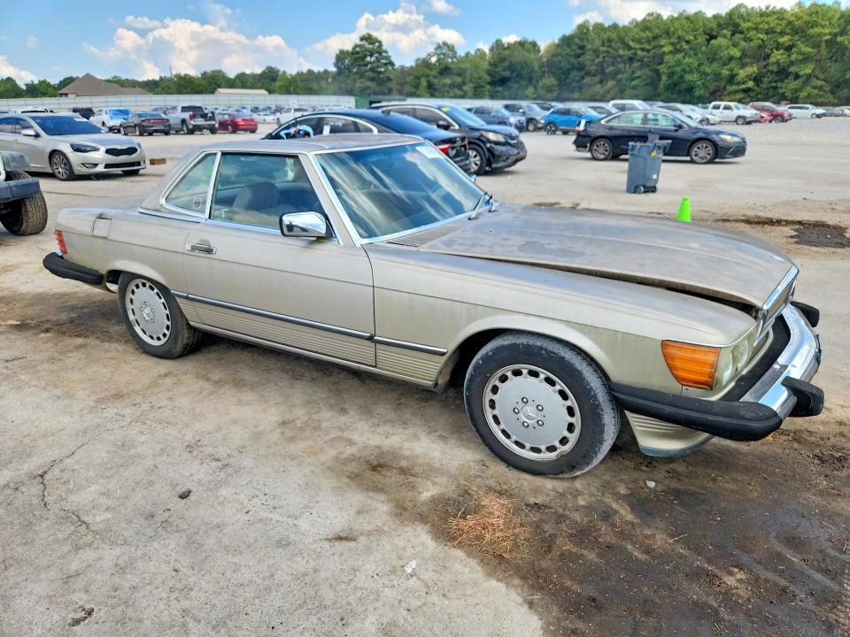 Photo 4 from auction – 1987 MERCEDES-BENZ 560 with VIN WDBBA48D0HA068906