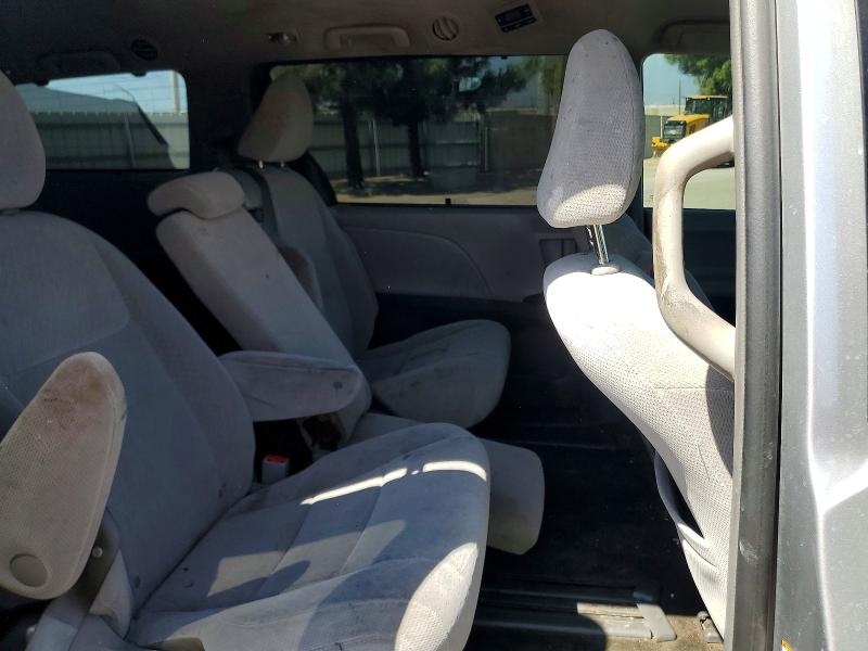 Photo 11 from auction – 2017 TOYOTA SIENNA with VIN 5TDKZ3DC3HS894492