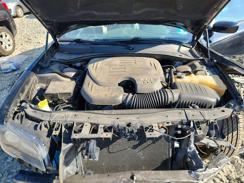 Photo 11 from auction – 2018 CHRYSLER 300 with VIN 2C3CCABG2JH234226