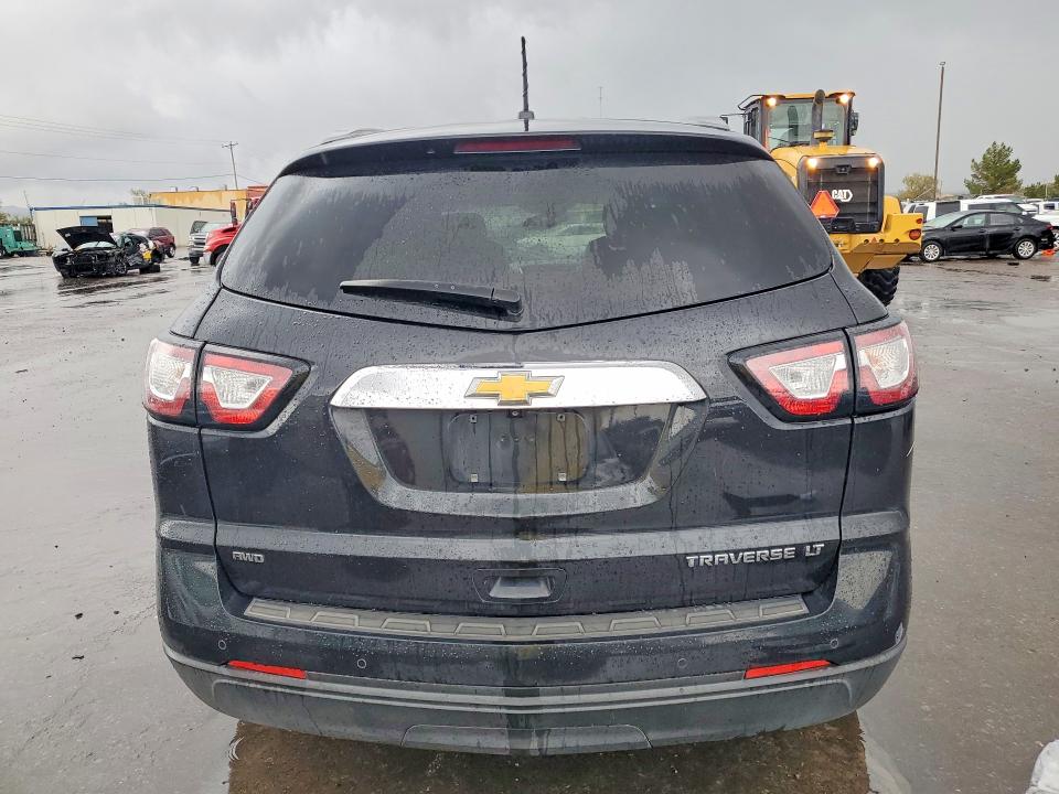Photo 6 from auction – 2015 CHEVROLET TRAVERSE with VIN 1GNKVHKDXFJ298298