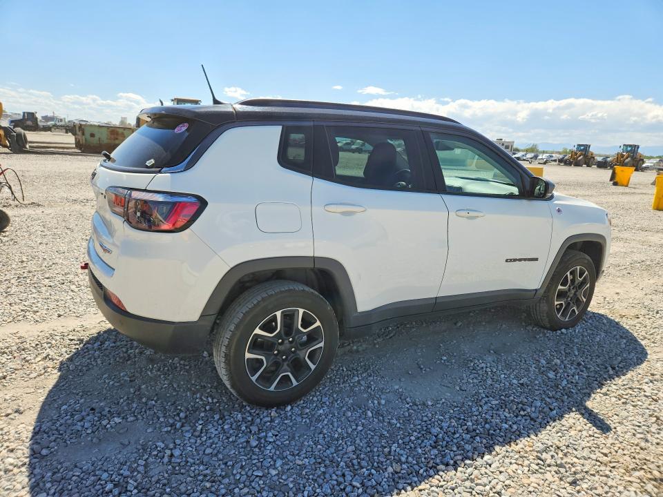 Снимка 3 от търг – 2021 JEEP COMPASS с VIN 3C4NJDDB1MT589008