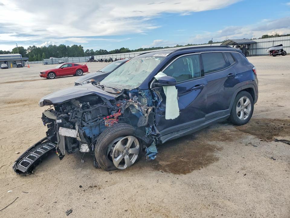 JEEP COMPASS 2019 with VIN 3C4NJCBB7KT685493 - Photo from auction
