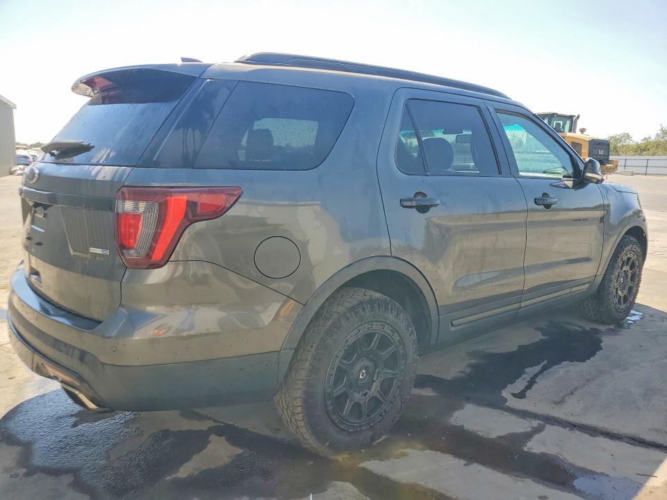 Photo 3 from auction – 2017 FORD EXPLORER with VIN 1FM5K8GT1HGA23025