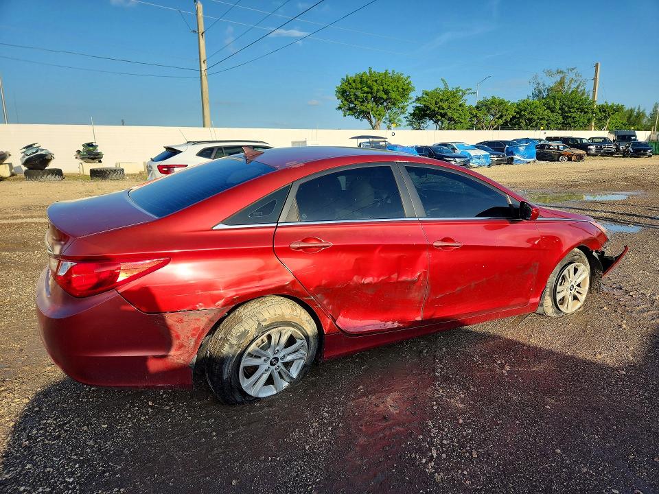 Photo 3 from auction – 2011 HYUNDAI SONATA with VIN 5NPEB4AC7BH109125