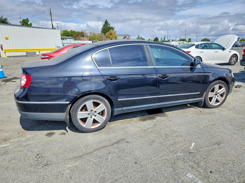 Photo 3 from auction – 2008 VOLKSWAGEN PASSAT with VIN WVWAK73CX8E185055