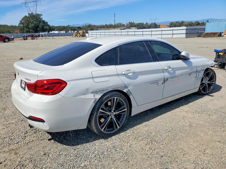 Снимка 3 от търг – 2018 BMW 440I с VIN WBA4J5C5XJBF07190