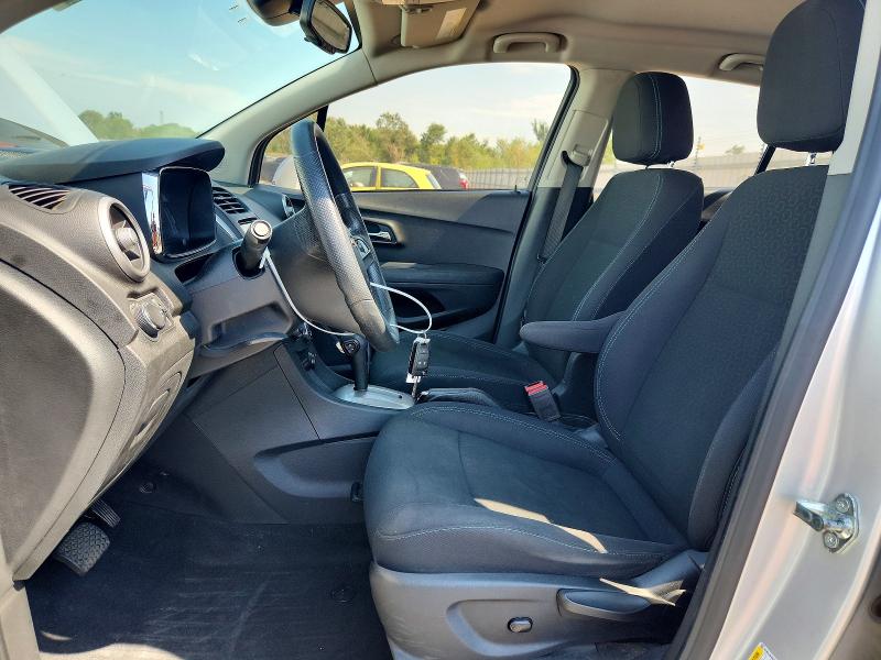 Снимка 7 от търг – 2015 CHEVROLET TRAX с VIN 3GNCJKSB4FL225366