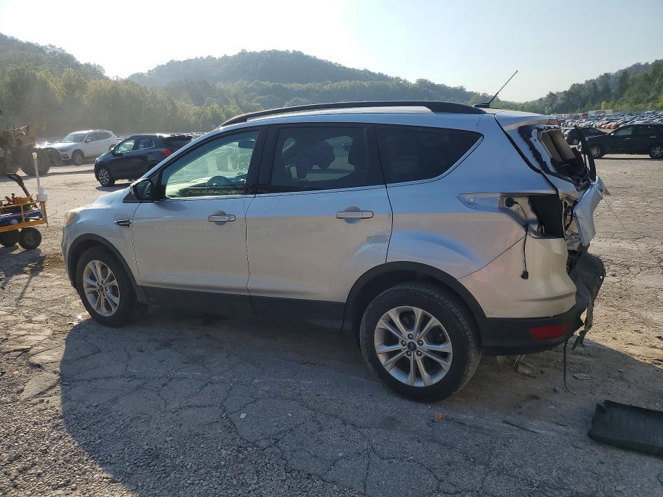 صورة رقم 2 من المزاد - 2017 FORD ESCAPE مع VIN 1FMCU0GD0HUE84505