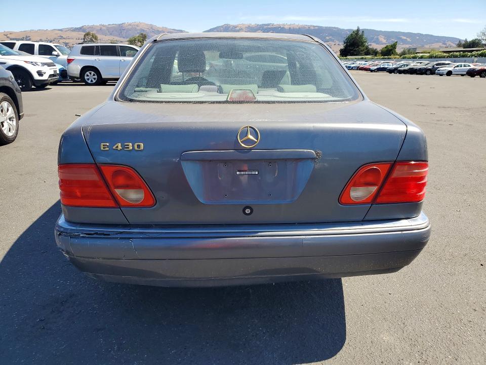 Photo 6 from auction – 1998 MERCEDES-BENZ E with VIN WDBJF70F6WA590268