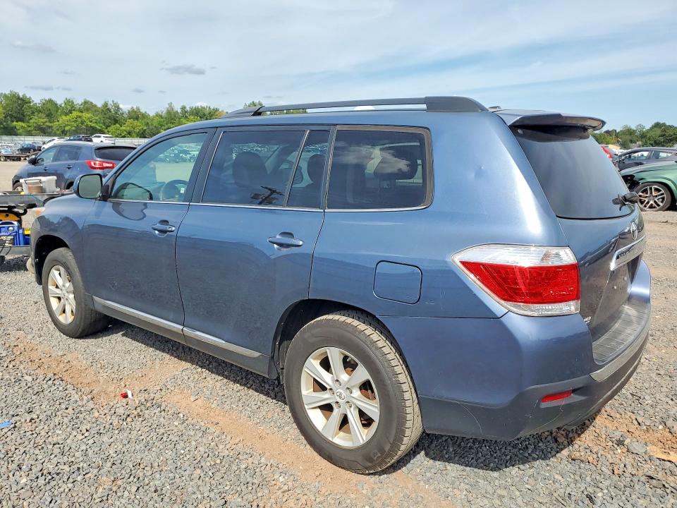 Photo 2 from auction – 2013 TOYOTA HIGHLANDER with VIN 5TDBK3EH3DS197915
