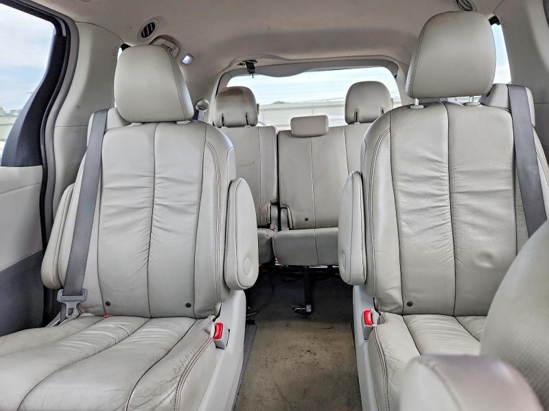 Photo 10 from auction – 2012 TOYOTA SIENNA with VIN 5TDDK3DC0CS042364
