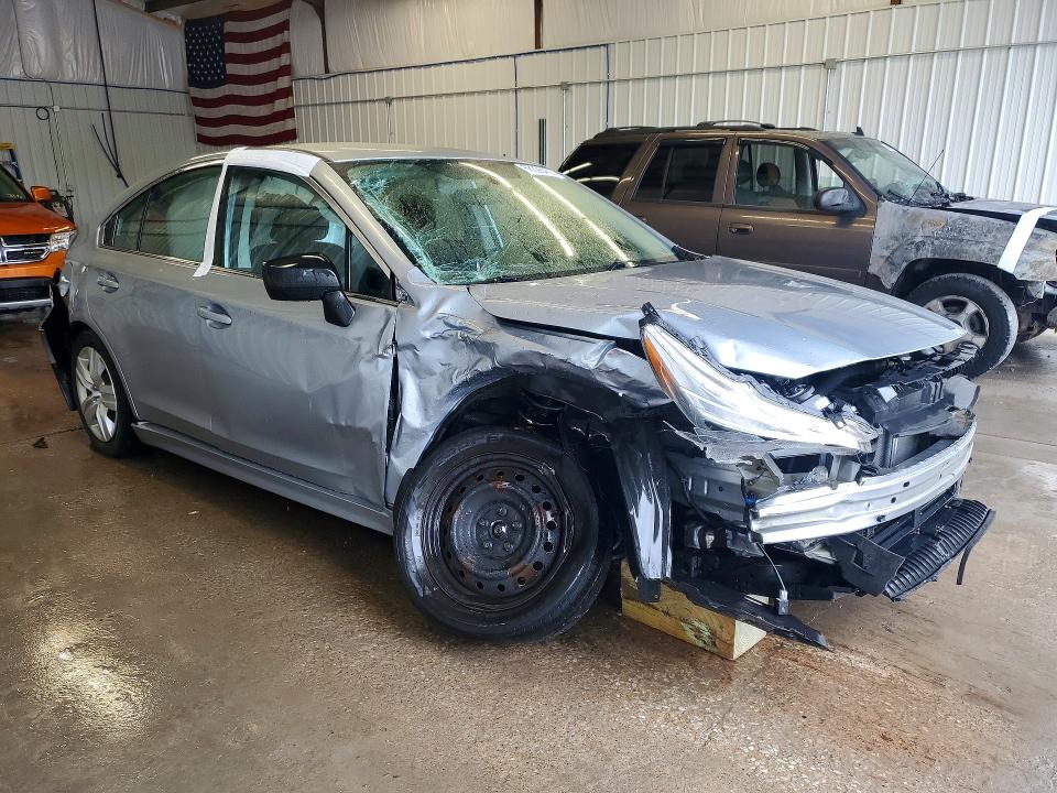 Photo 4 from auction – 2017 SUBARU LEGACY with VIN 4S3BNAA63H3057211