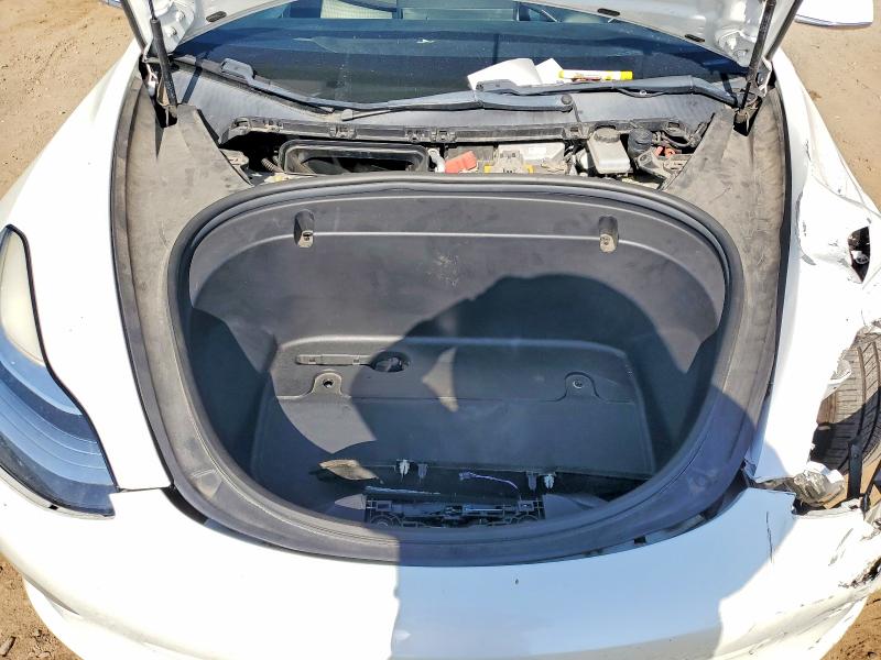 Снимка 11 от търг – 2018 TESLA MODEL 3 с VIN 5YJ3E1EA0JF051166