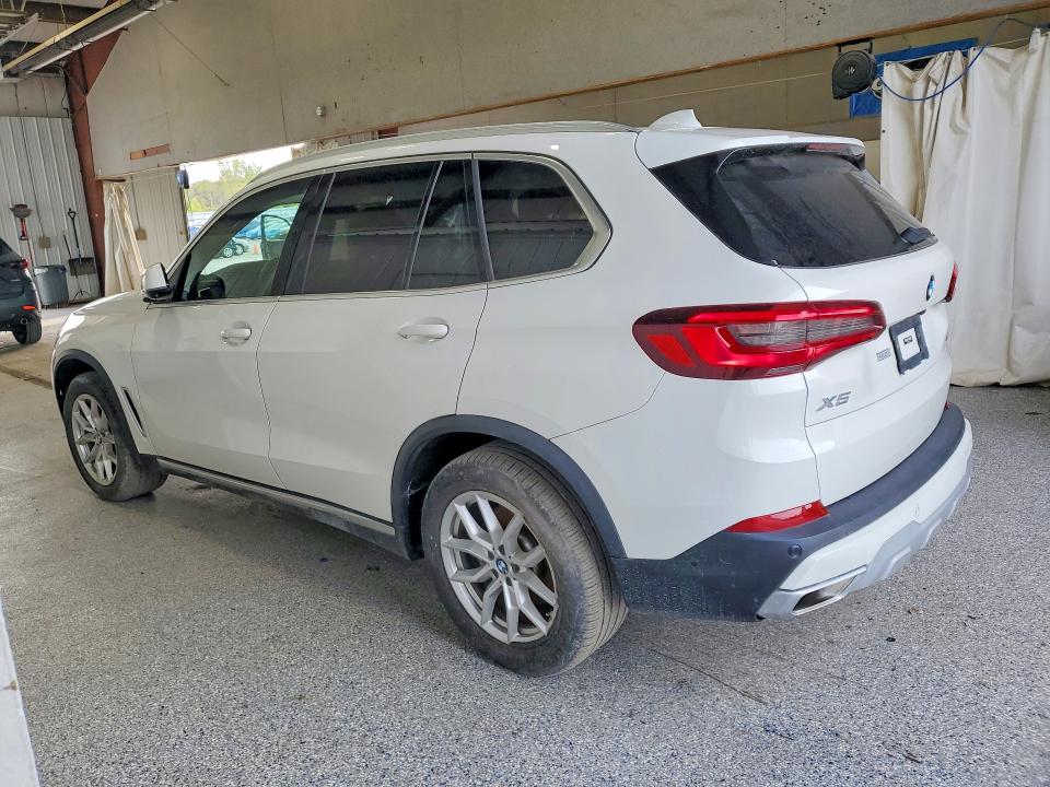 Photo 2 from auction – 2021 BMW X5 with VIN 5UXCR6C02M9F44004