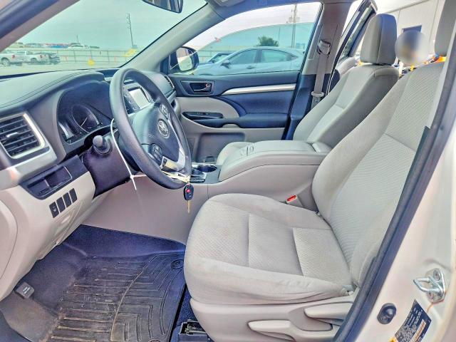Снимка 7 от търг – 2016 TOYOTA HIGHLANDER с VIN 5TDZKRFH6GS182541