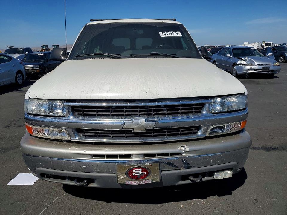 Photo 5 from auction – 2000 CHEVROLET SUBURBAN with VIN 3GNFK16T0YG139443