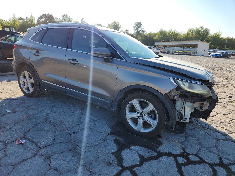 Photo 4 from auction – 2017 LINCOLN MKC with VIN 5LMCJ1C94HUL55437