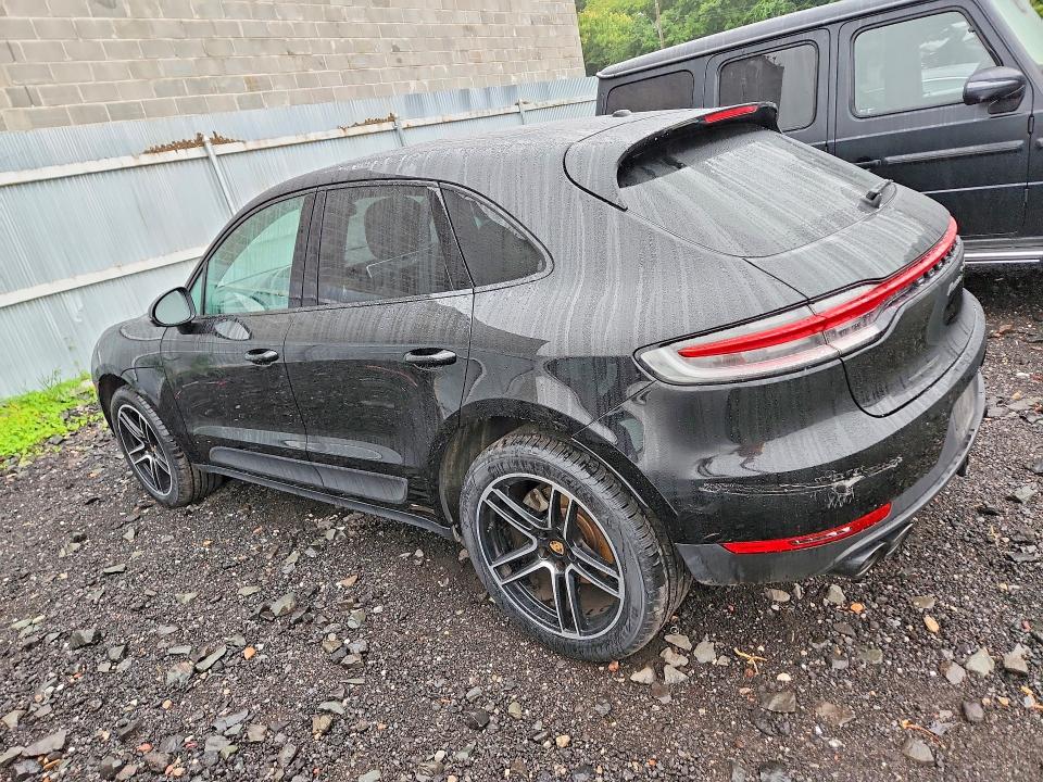 Photo 2 from auction – 2021 PORSCHE MACAN with VIN WP1AB2A54MLB34436