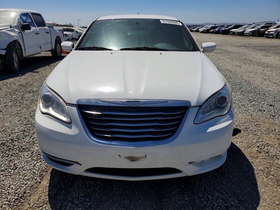 Photo 5 from auction – 2013 CHRYSLER 200 with VIN 1C3CCBAB9DN634811