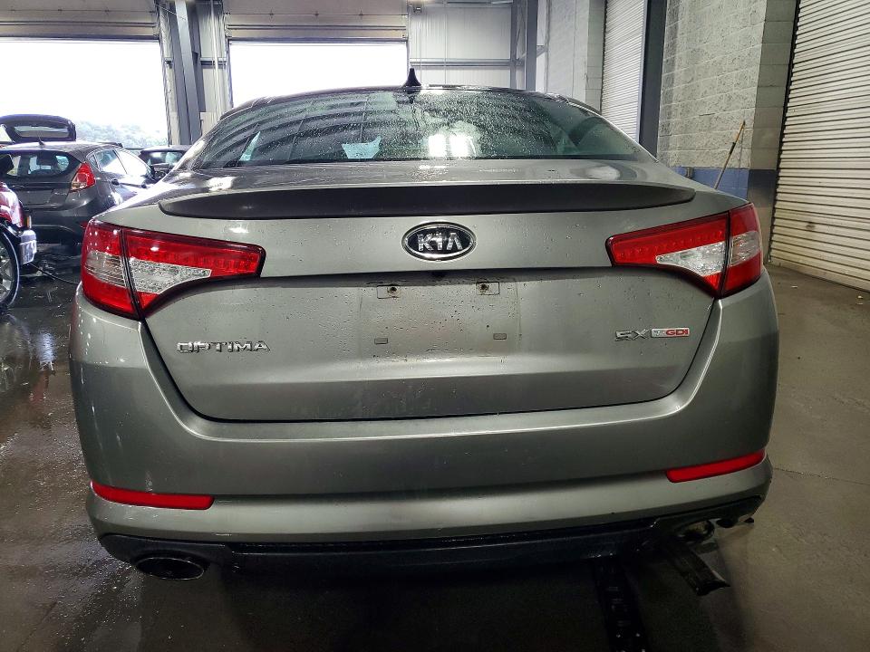 Foto 6 de la subasta – 2012 KIA OPTIMA con VIN 5XXGR4A61CG001837