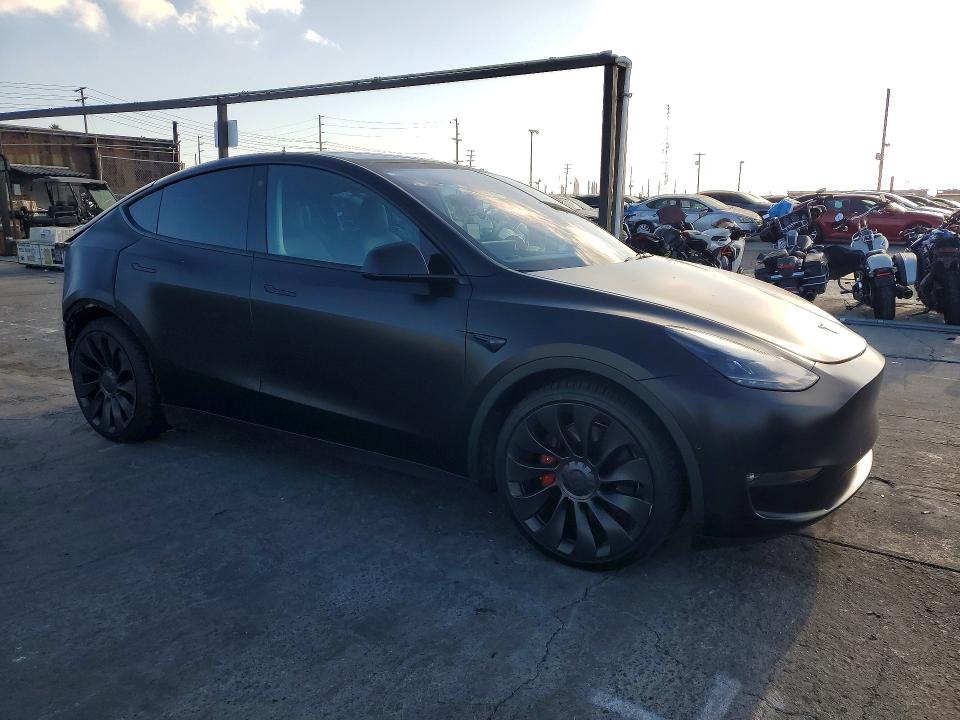 Снимка 4 от търг – 2022 TESLA MODEL Y с VIN 7SAYGDEF9NF328547