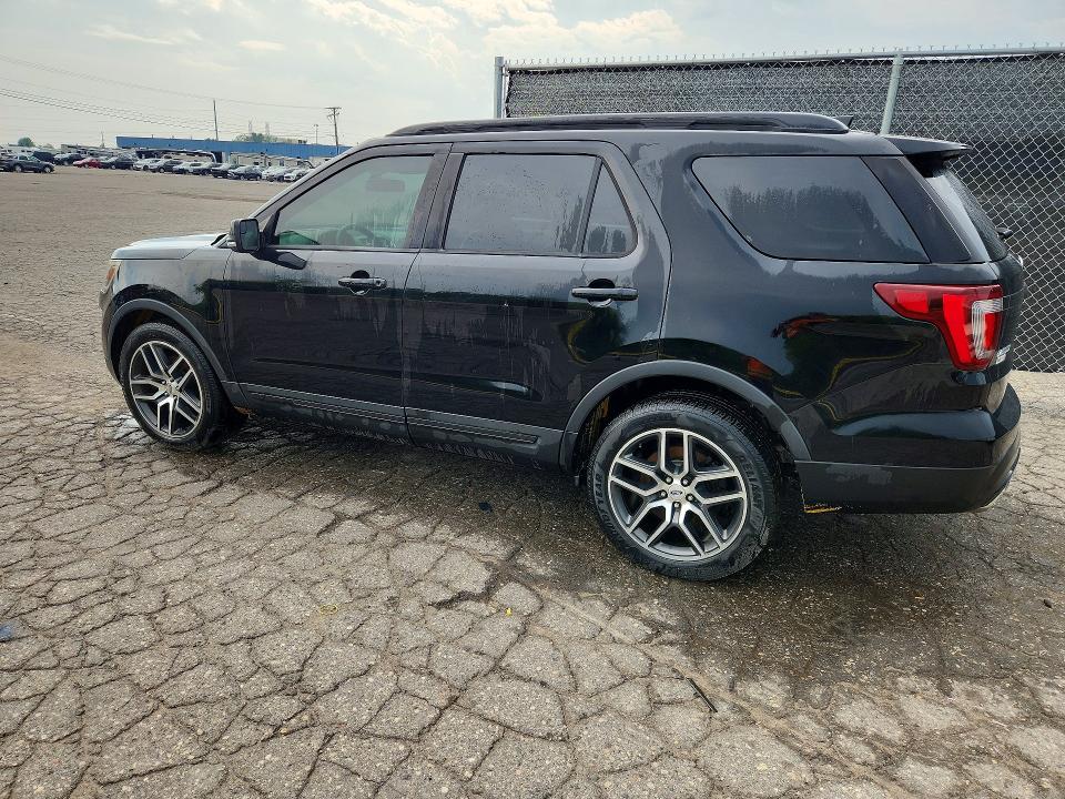Photo 2 from auction – 2017 FORD EXPLORER with VIN 1FM5K8GT8HGD02357