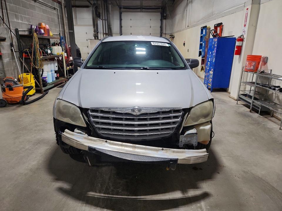 Photo 5 from auction – 2004 CHRYSLER PACIFICA with VIN 2C8GF68404R175351