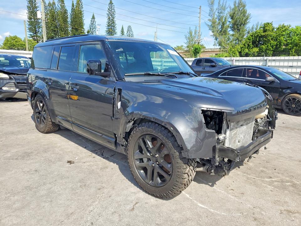 Photo 4 from auction – 2024 LAND ROVER DEFENDER with VIN SALEWFEU2R2353773