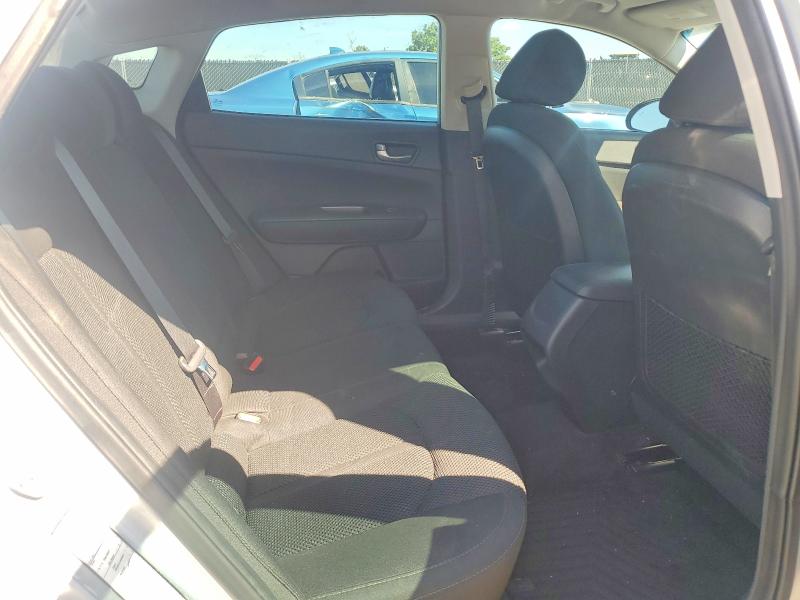 Photo 10 from auction – 2019 KIA OPTIMA with VIN 5XXGT4L35KG348865