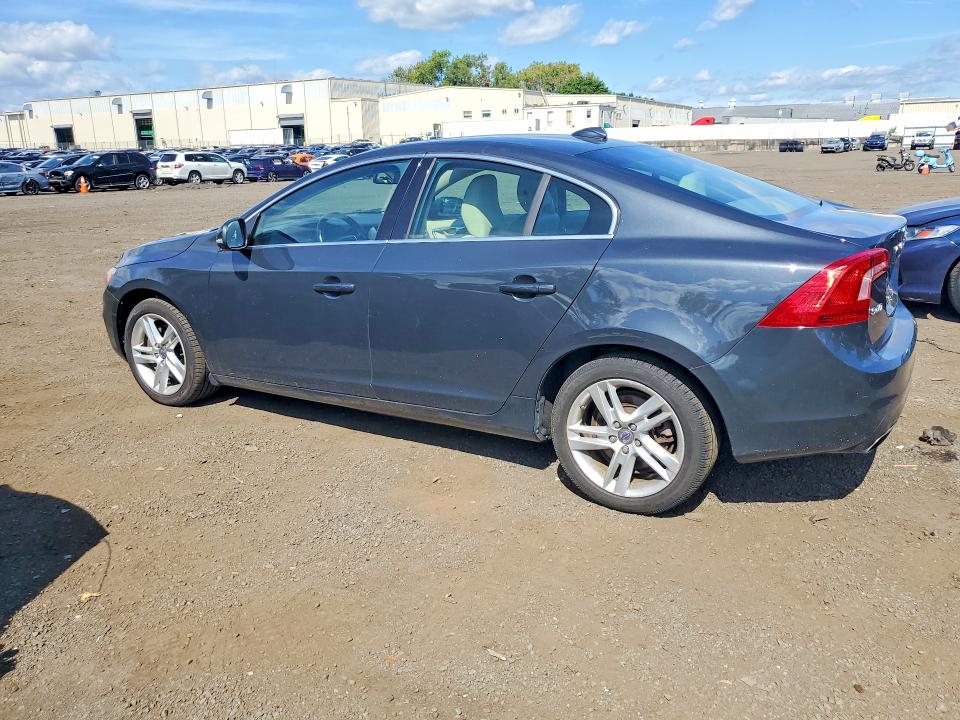 Photo 2 from auction – 2015 VOLVO S60 with VIN YV1612TB6F2301797