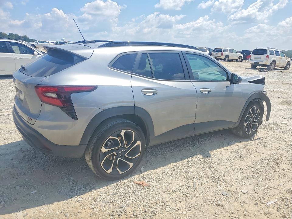 Photo 3 from auction – 2025 CHEVROLET TRAX with VIN KL77LJEP3SC071810