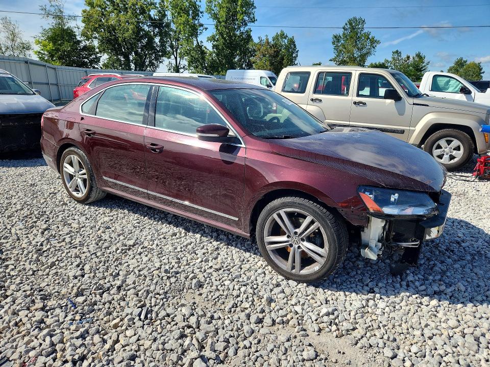 Photo 4 from auction – 2014 VOLKSWAGEN PASSAT with VIN 1VWCT7A3XEC024153