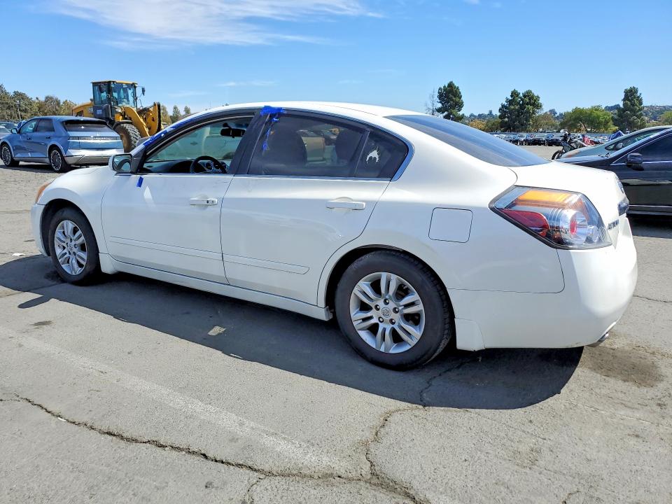 Zdjęcie 2 z aukcji – 2011 NISSAN ALTIMA z VIN 1N4AL2AP8BN414643