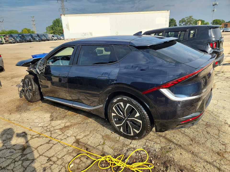 Photo 2 from auction – 2023 KIA EV6 with VIN KNDC34LA9P5612193