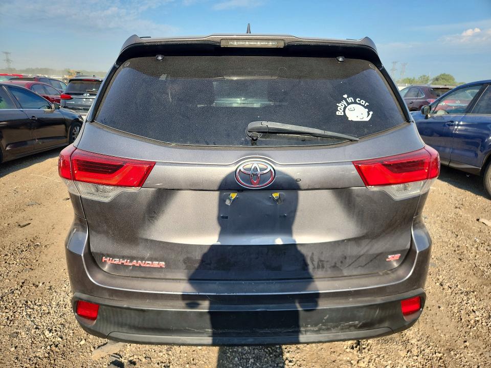 Фото 6 с аукциона – 2017 TOYOTA HIGHLANDER с VIN 5TDKZRFH4HS520095