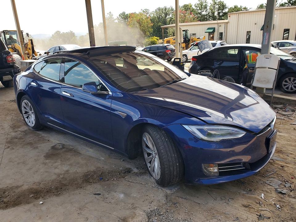 Photo 4 from auction – 2016 TESLA MODEL S with VIN 5YJSA1E27GF159597