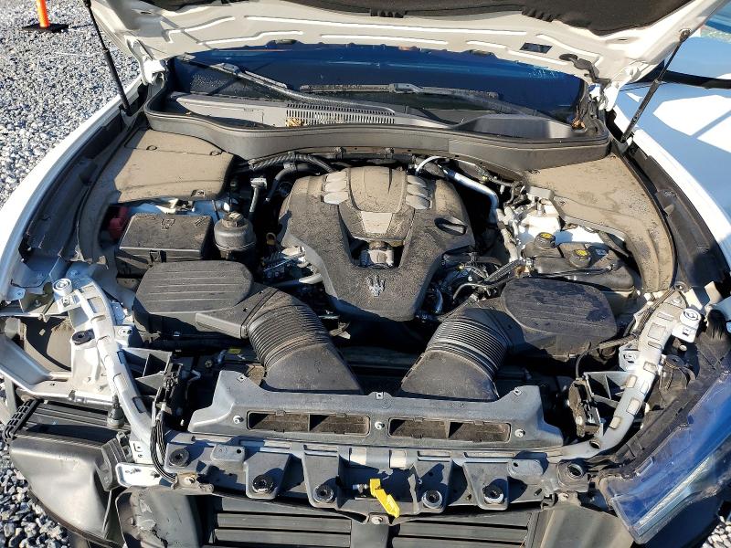 Photo 12 from auction – 2017 MASERATI LEVANTE with VIN ZN661XUL9HX231307