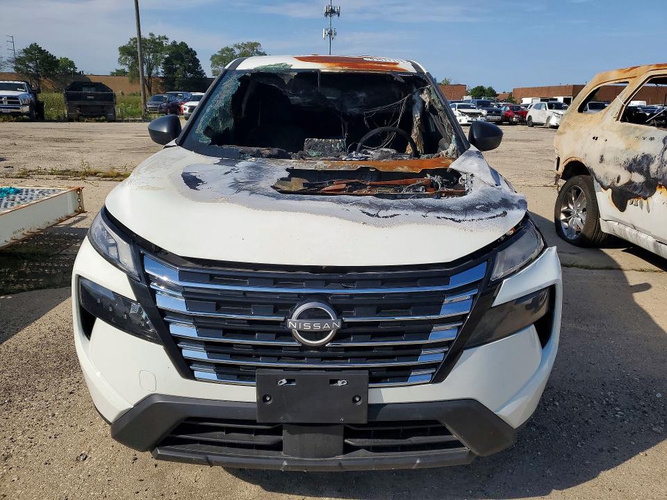 Photo 5 from auction – 2025 NISSAN ROGUE with VIN 5N1BT3AB8SC763947