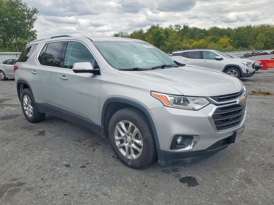 Photo 4 from auction – 2018 CHEVROLET TRAVERSE with VIN 1GNEVGKW3JJ226893