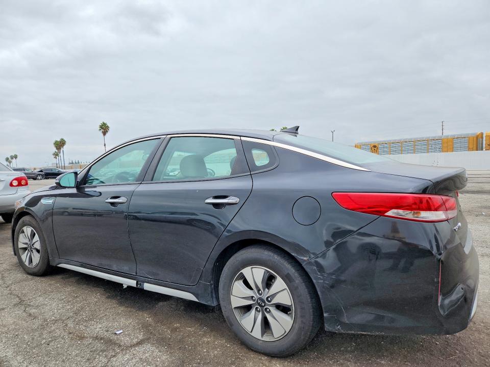 Photo 2 from auction – 2017 KIA OPTIMA with VIN KNAGT4LE5H5012855