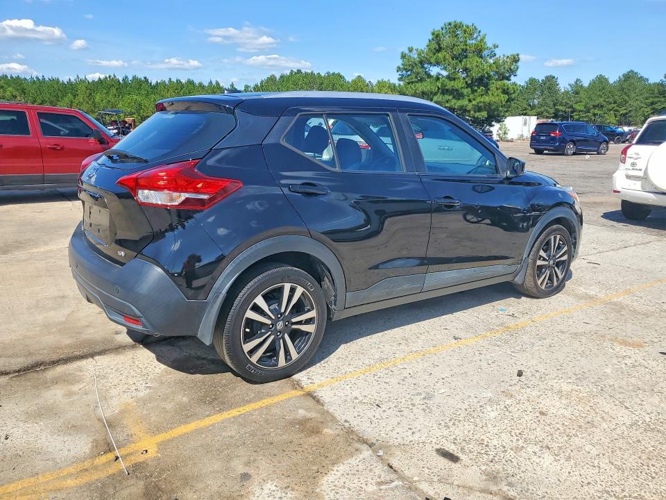 Photo 3 from auction – 2018 NISSAN KICKS with VIN 3N1CP5CU9JL511654
