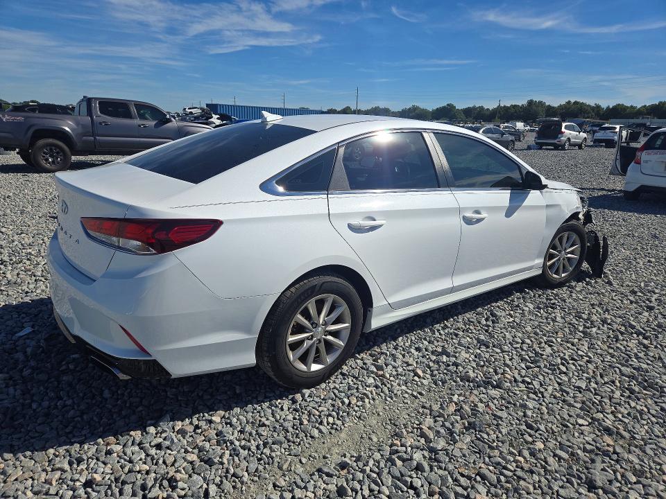Photo 3 from auction – 2019 HYUNDAI SONATA with VIN 5NPE24AF7KH819474