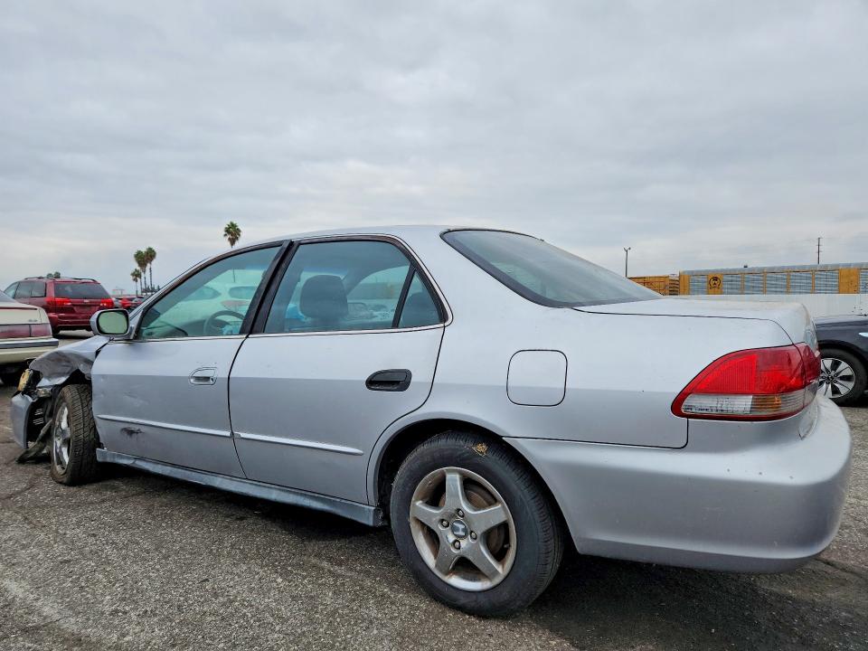 Снимка 2 от търг – 2002 HONDA ACCORD с VIN 3HGCG66532G703221