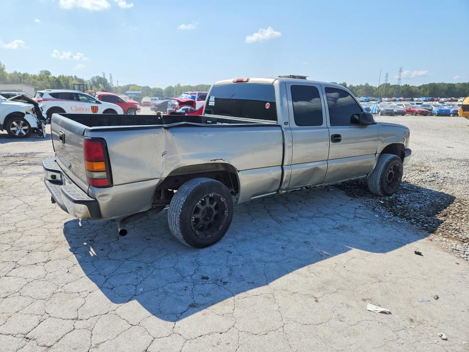 Photo 3 from auction – 2003 CHEVROLET SILVERADO with VIN 2GCEC19X031147205