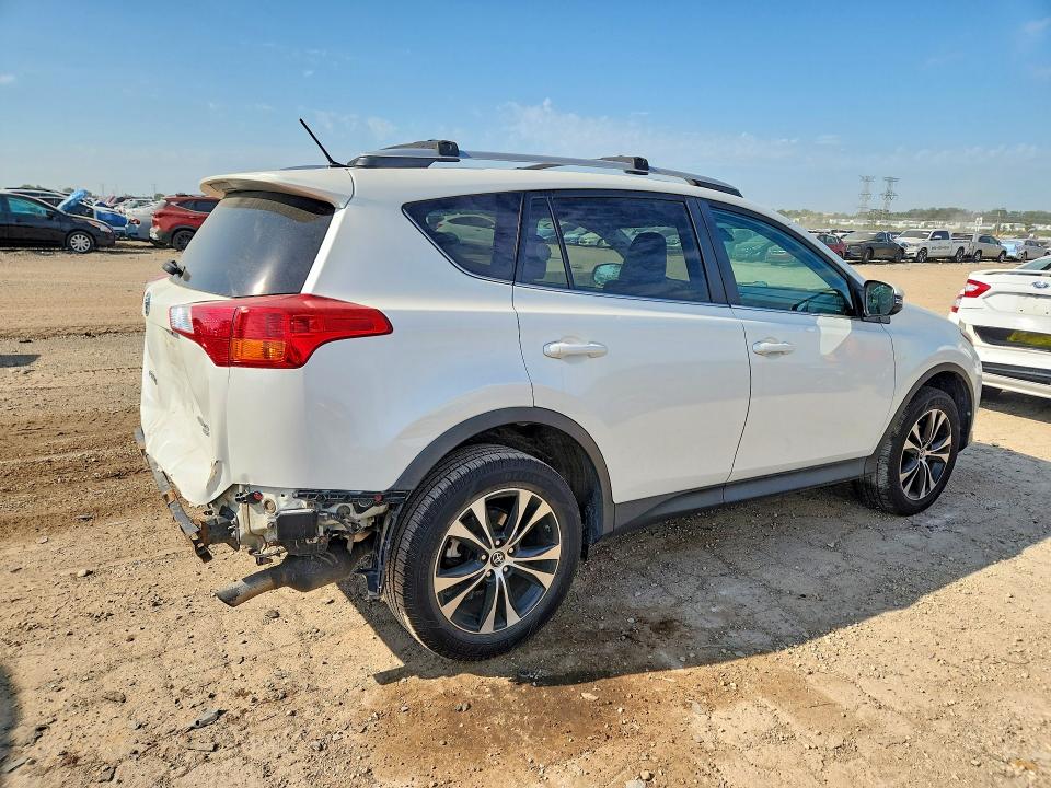 Zdjęcie 3 z aukcji – 2015 TOYOTA RAV4 z VIN 2T3DFREV4FW383289