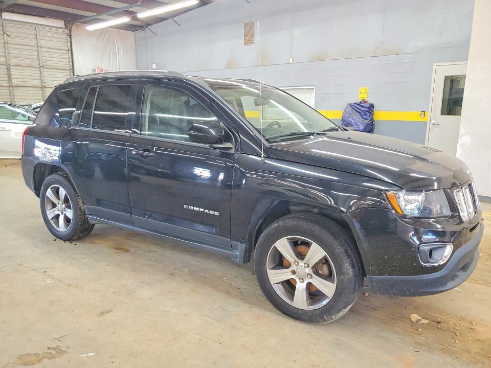 Photo 4 from auction – 2017 JEEP COMPASS with VIN 1C4NJDEB3HD139872