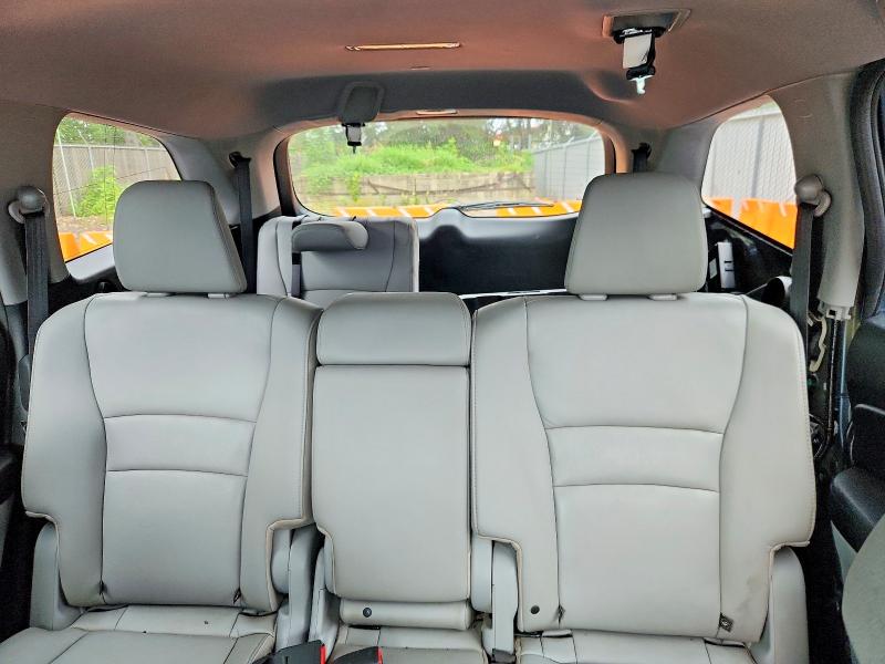 Photo 10 from auction – 2017 HONDA PILOT with VIN 5FNYF6H57HB066966