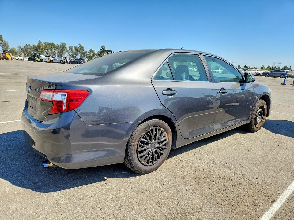 Photo 3 from auction – 2012 TOYOTA CAMRY with VIN 4T1BF1FK9CU572070